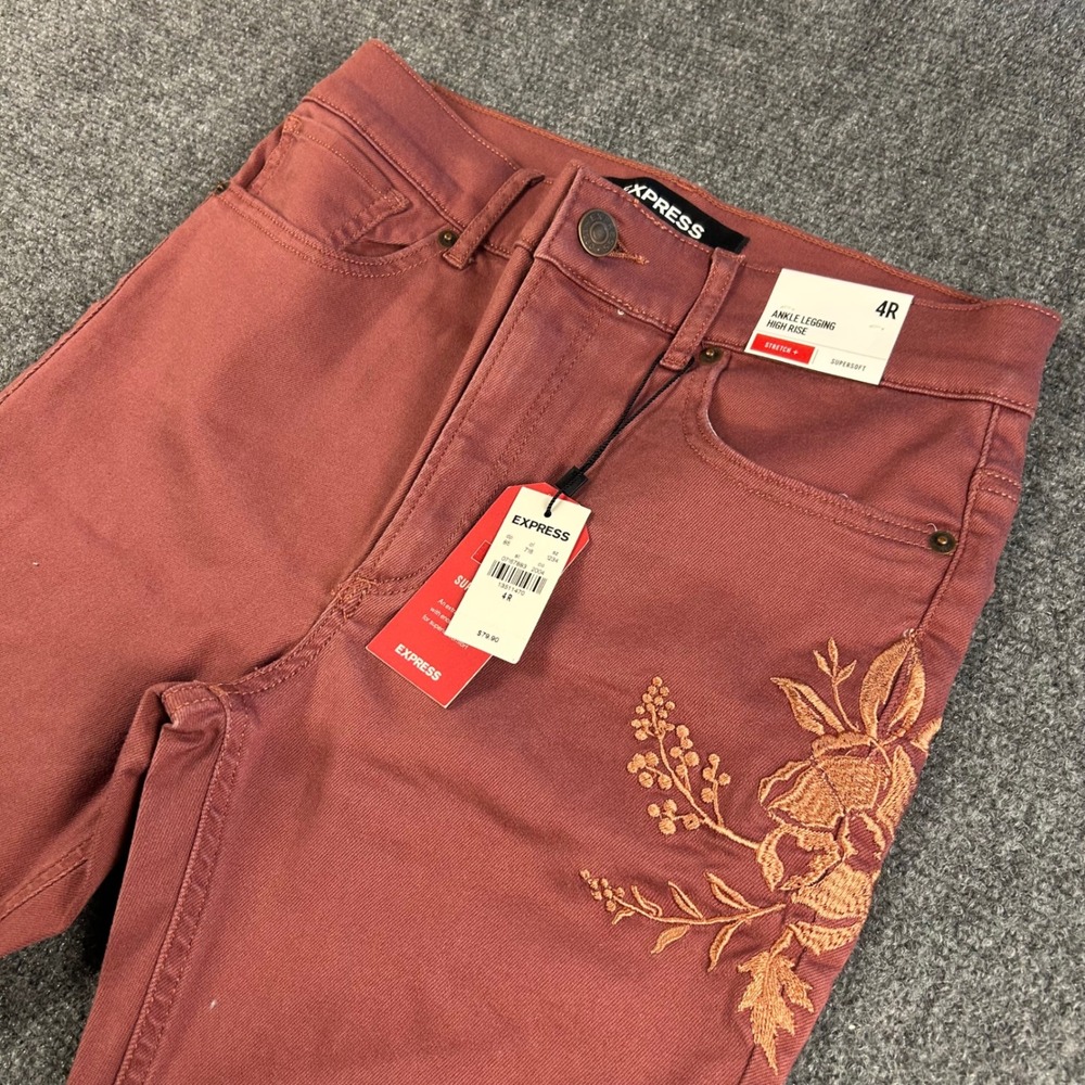NWT Express Women High Rise Ankle Legging Floral Embroider Raw Hem Rose Size 4R